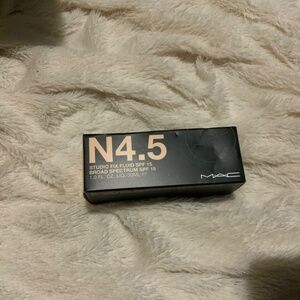 STUDIO FIX FLUID SPF 15  1.0 FL. Oz